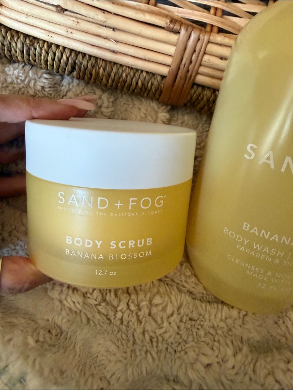 SAND+FOG Banana Crème Body Wash & Banana Blossom Body Scrub - Yellow - Picture 2 of 4